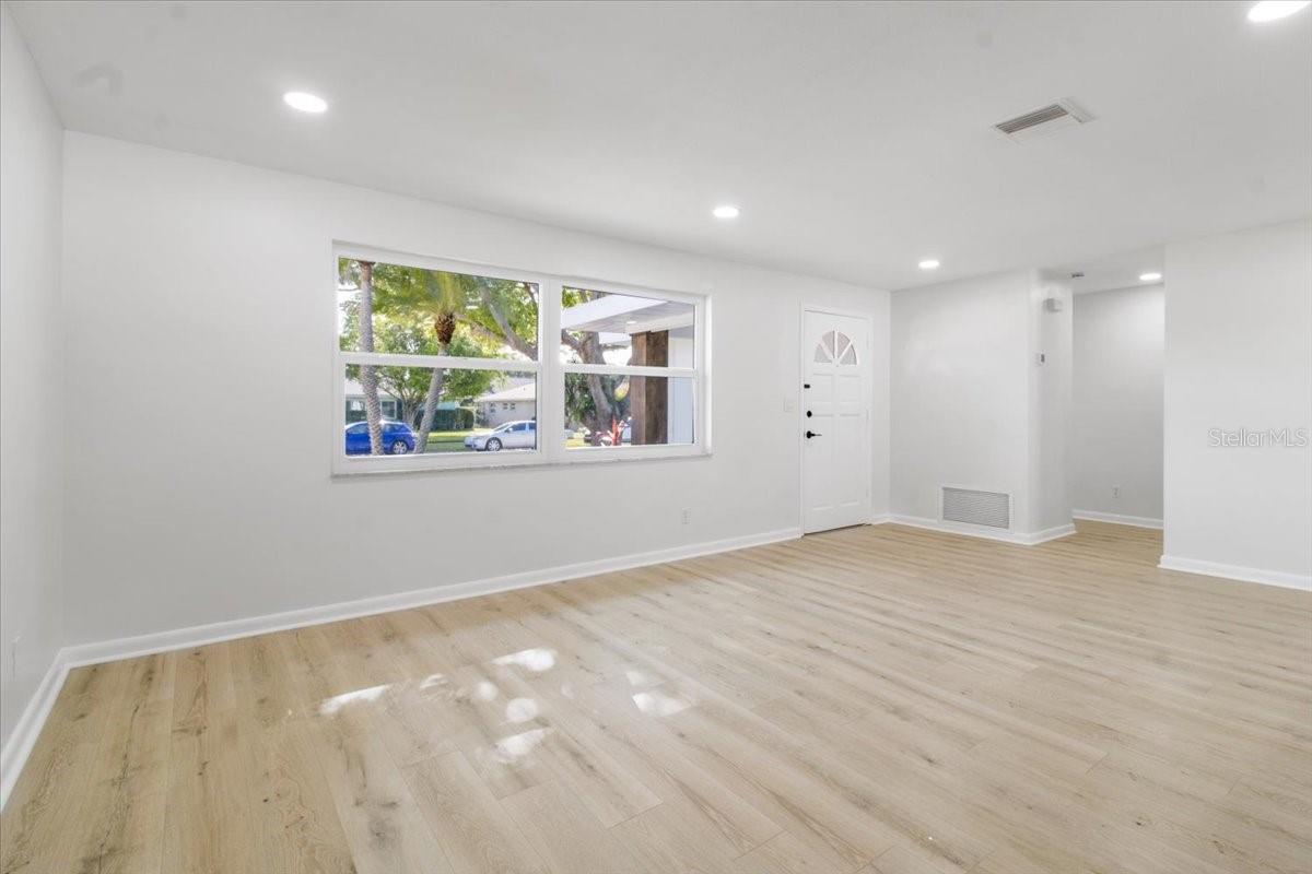 1924 SKY DR, CLEARWATER, FL, 33755