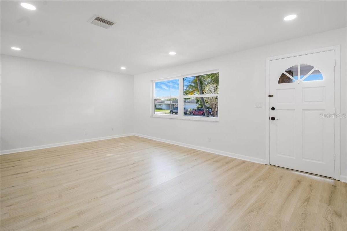 1924 SKY DR, CLEARWATER, FL, 33755