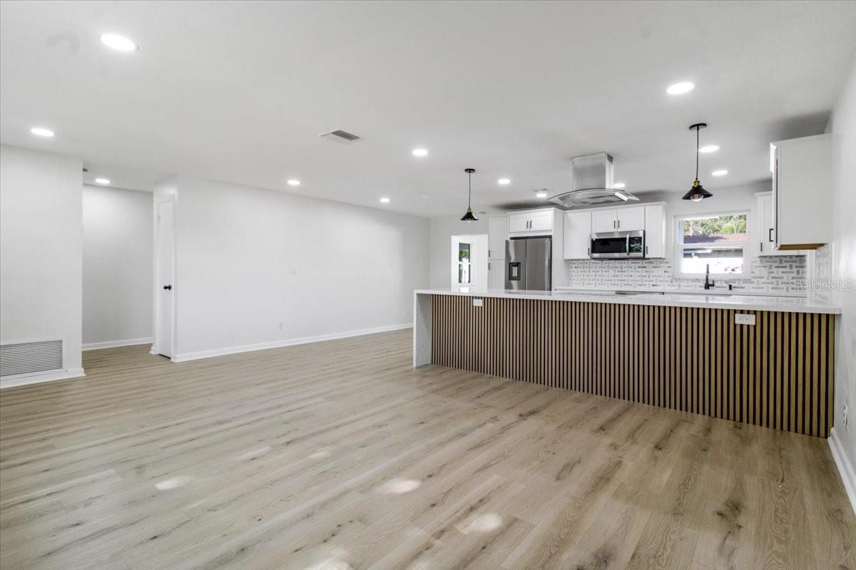 1924 SKY DR, CLEARWATER, FL, 33755