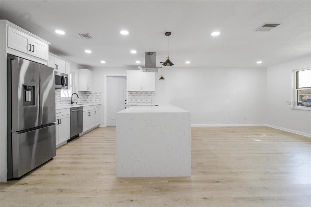 1924 SKY DR, CLEARWATER, FL, 33755