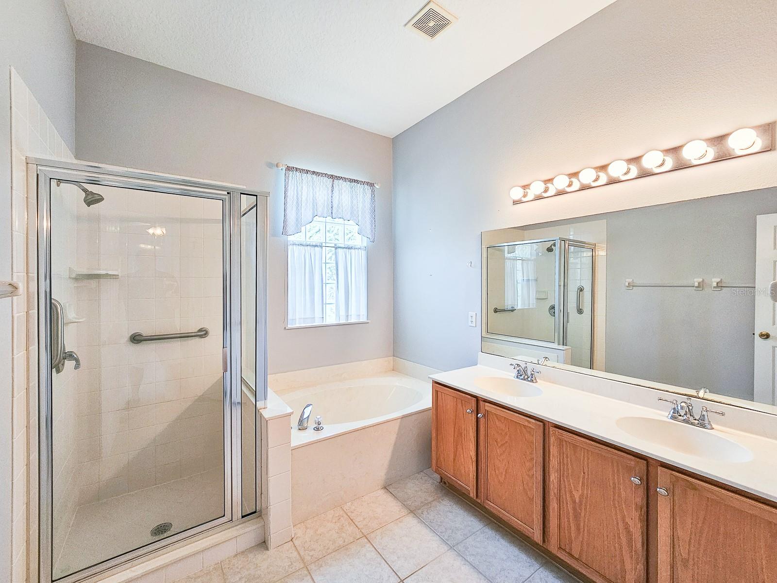 16 LAKE SUCCESS DR, PALM COAST, FL, 32137