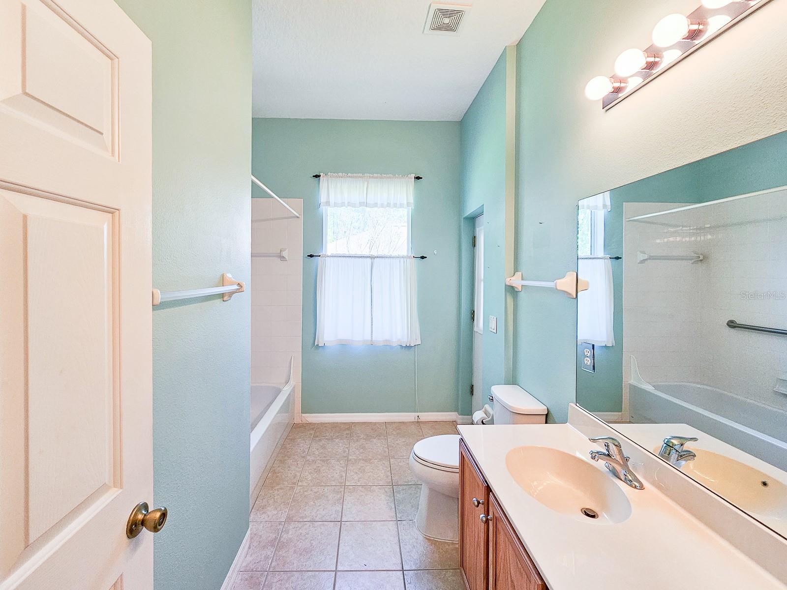 16 LAKE SUCCESS DR, PALM COAST, FL, 32137