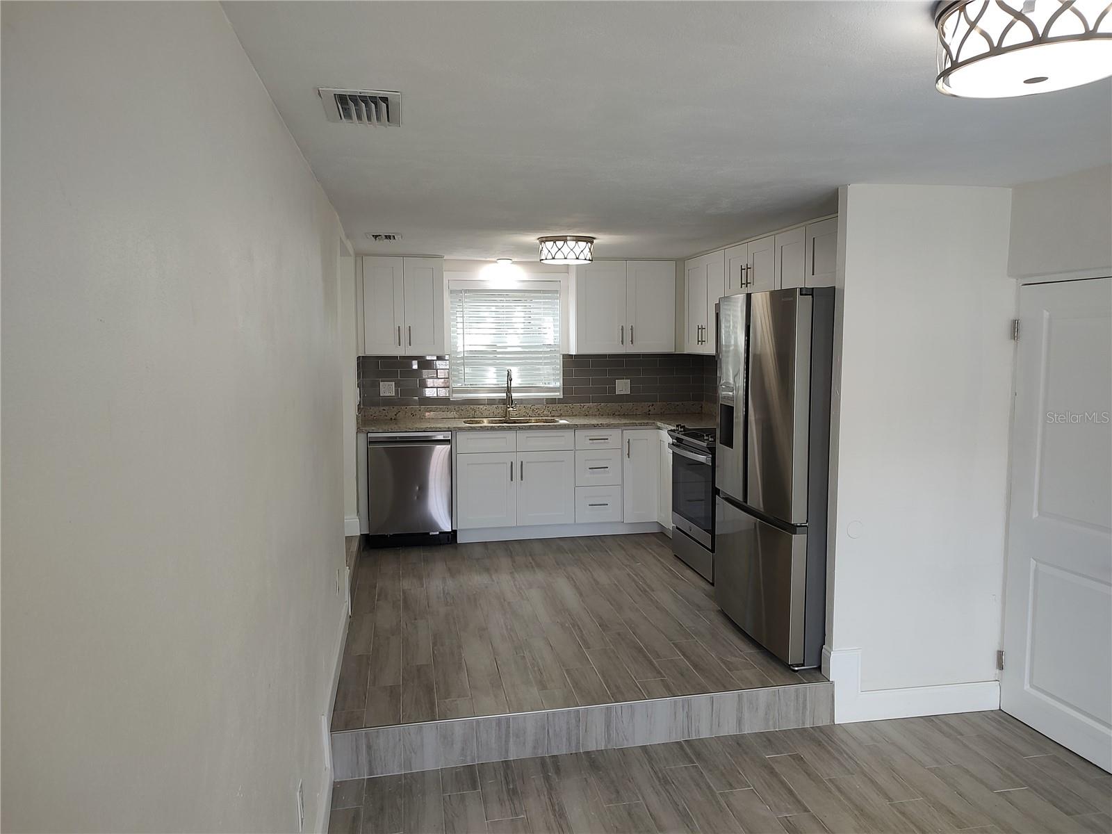 301 MYSTIC LAKE DR N, ST PETERSBURG, FL, 33702