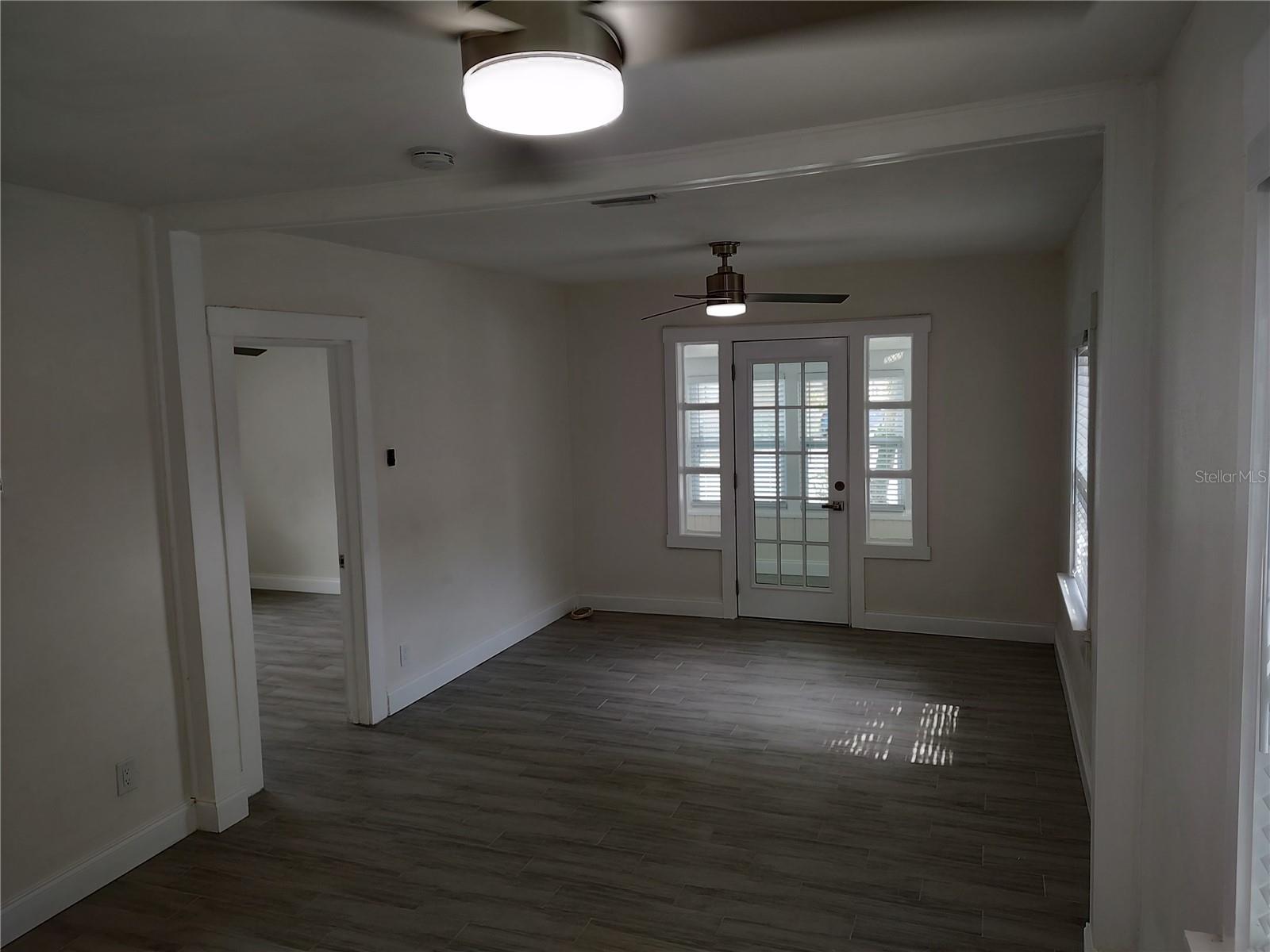 301 MYSTIC LAKE DR N, ST PETERSBURG, FL, 33702