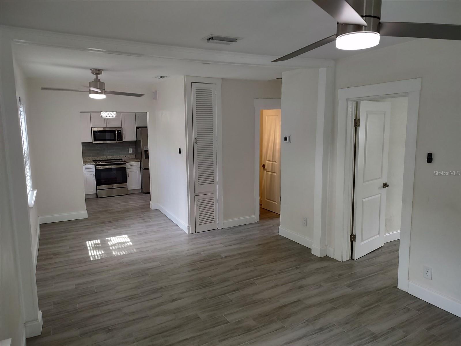 301 MYSTIC LAKE DR N, ST PETERSBURG, FL, 33702