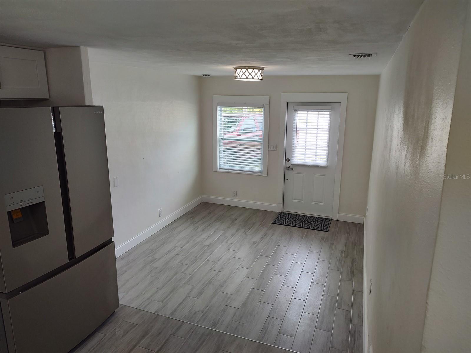 301 MYSTIC LAKE DR N, ST PETERSBURG, FL, 33702
