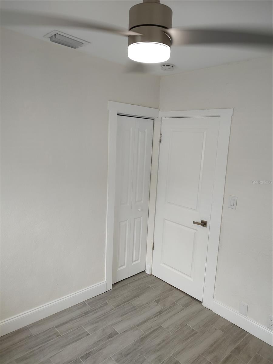301 MYSTIC LAKE DR N, ST PETERSBURG, FL, 33702