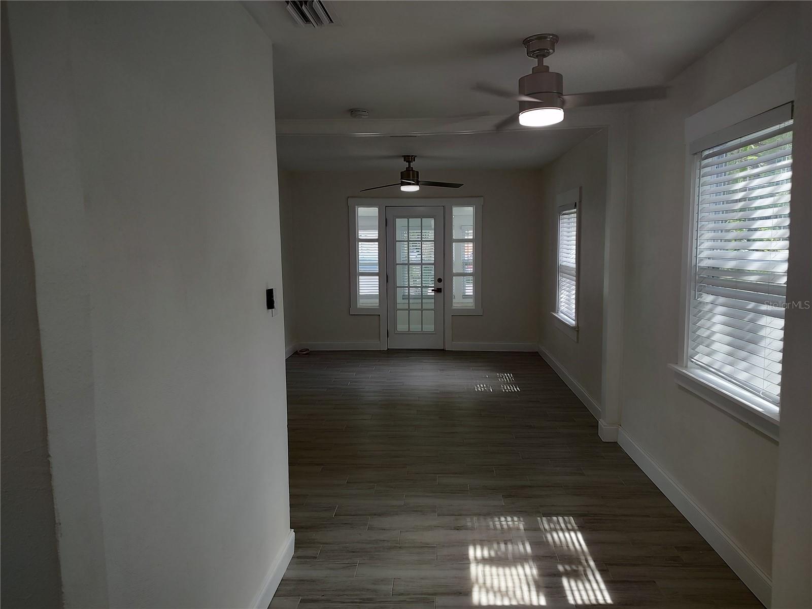 301 MYSTIC LAKE DR N, ST PETERSBURG, FL, 33702