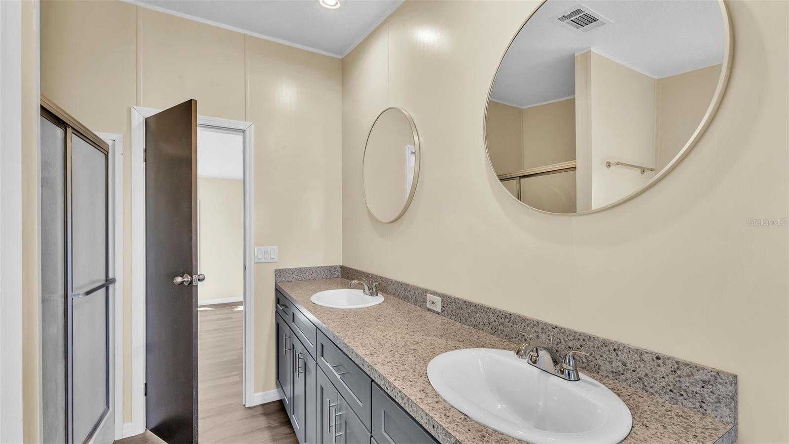 3002 MIDWAY RD, PLANT CITY, FL, 33565