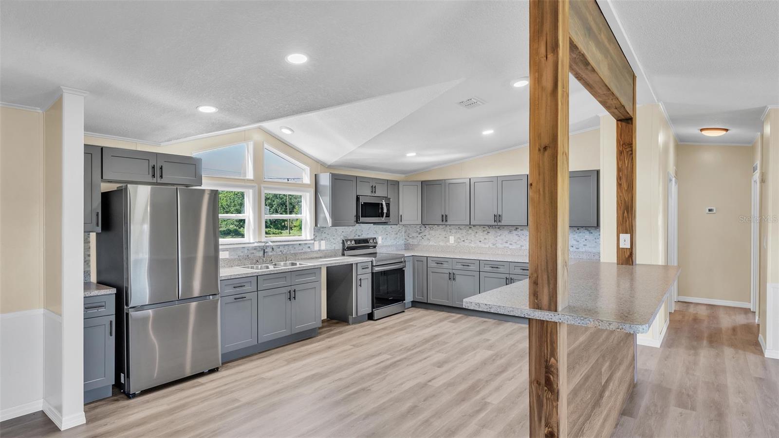 3002 MIDWAY RD, PLANT CITY, FL, 33565