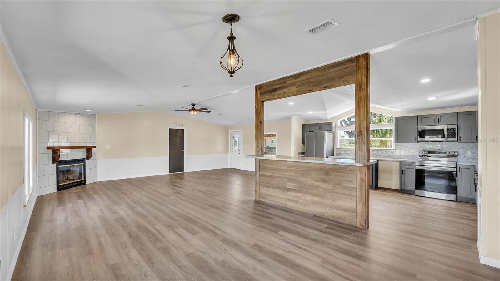 3002 MIDWAY RD, PLANT CITY, FL, 33565