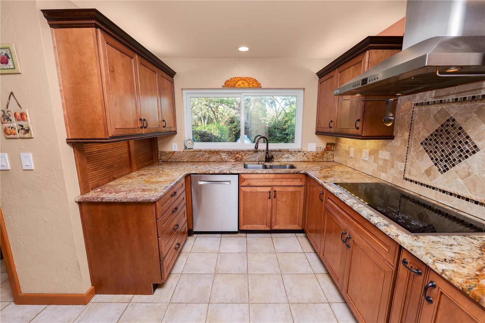 5502 IKE SMITH RD, PLANT CITY, FL, 33565