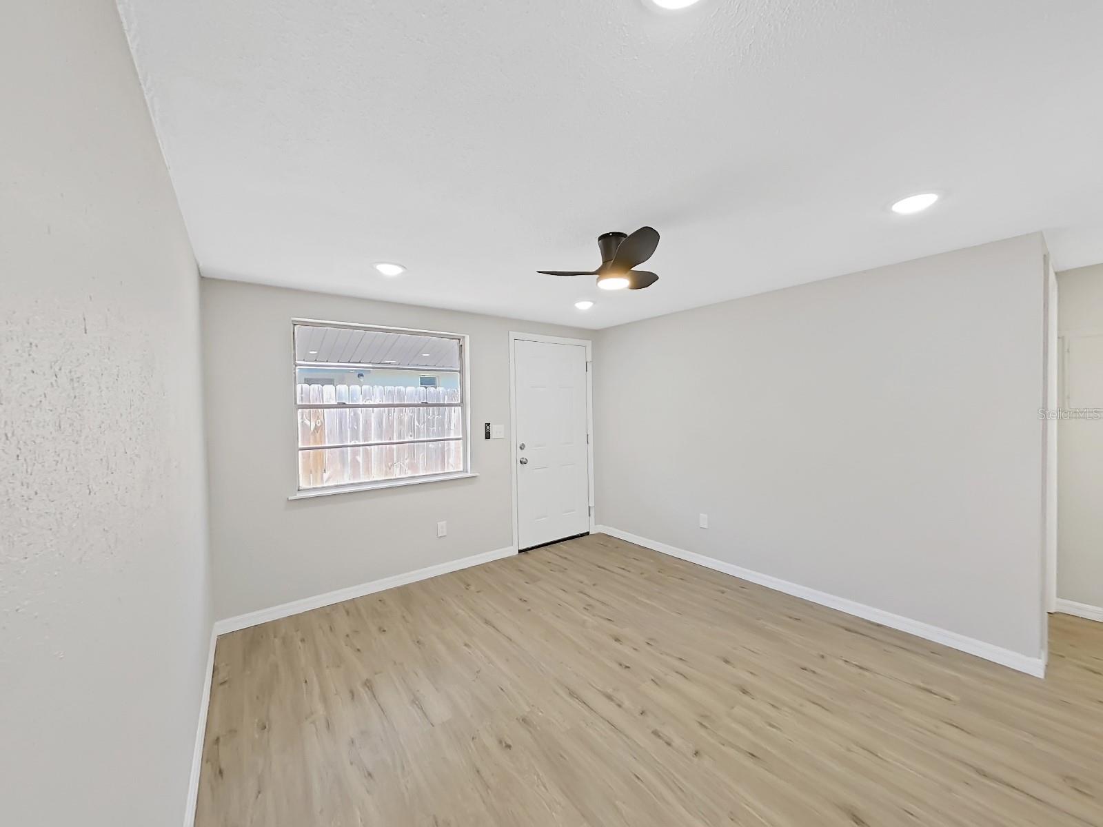 10404 HERSHEY RD, THONOTOSASSA, FL, 33592