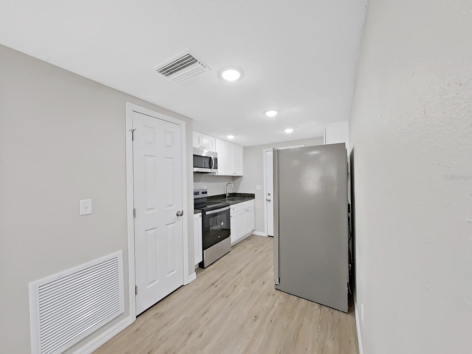 10404 HERSHEY RD, THONOTOSASSA, FL, 33592