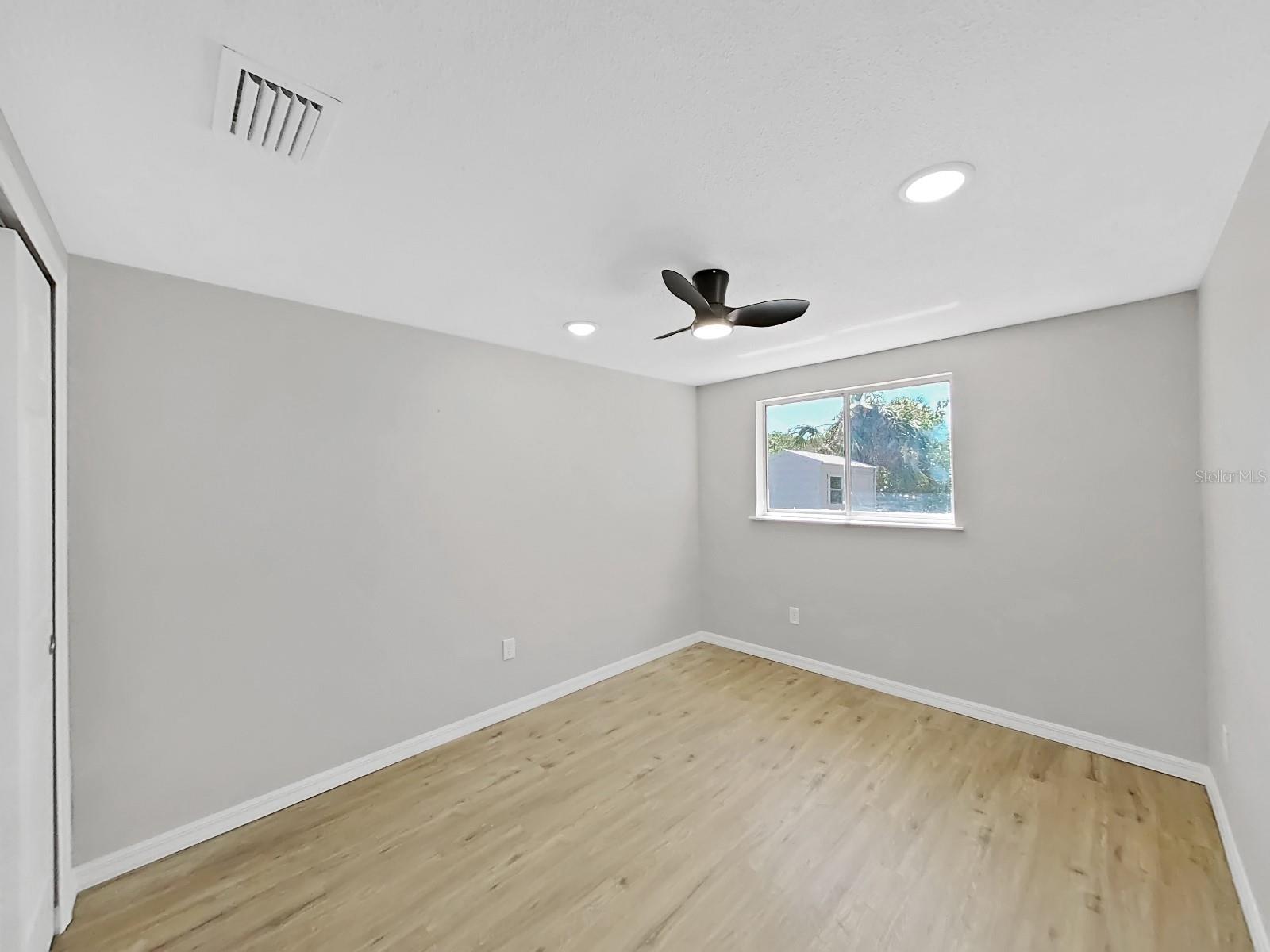 10404 HERSHEY RD, THONOTOSASSA, FL, 33592
