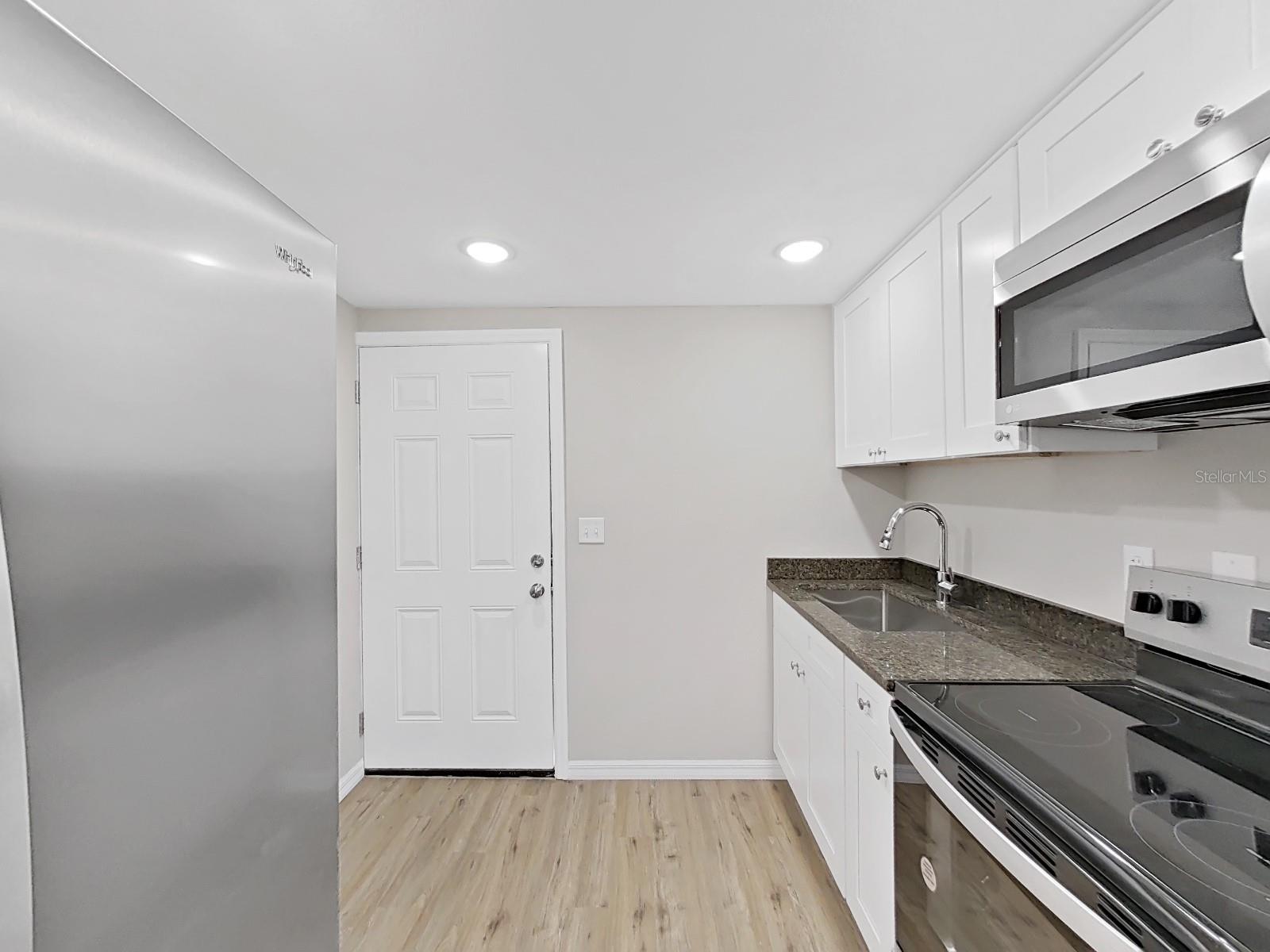 10404 HERSHEY RD, THONOTOSASSA, FL, 33592
