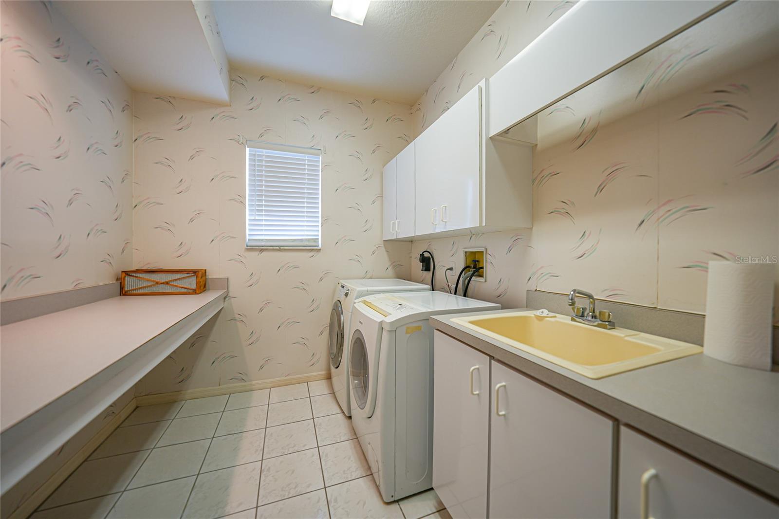 1065 HARBOUR GLEN PL, PUNTA GORDA, FL, 33983