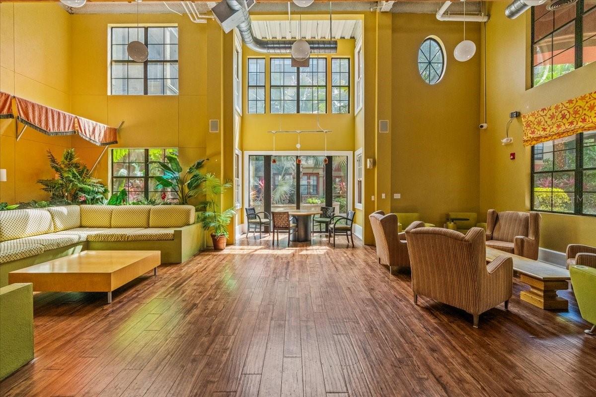 911 N ORANGE AVE #252, ORLANDO, FL, 32801