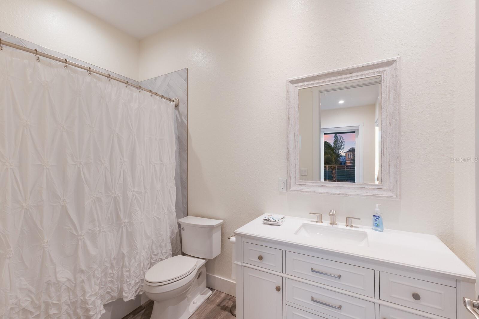 327 RIVERPOINT DR NE, BRADENTON, FL, 34208
