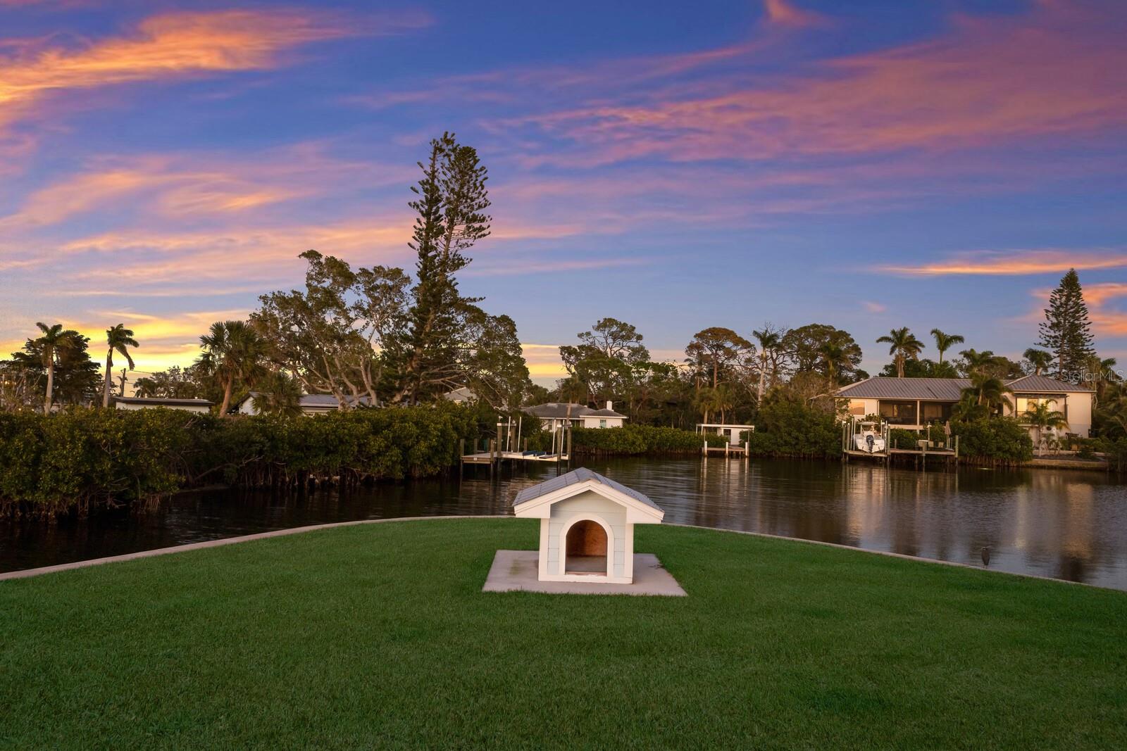 327 RIVERPOINT DR NE, BRADENTON, FL, 34208