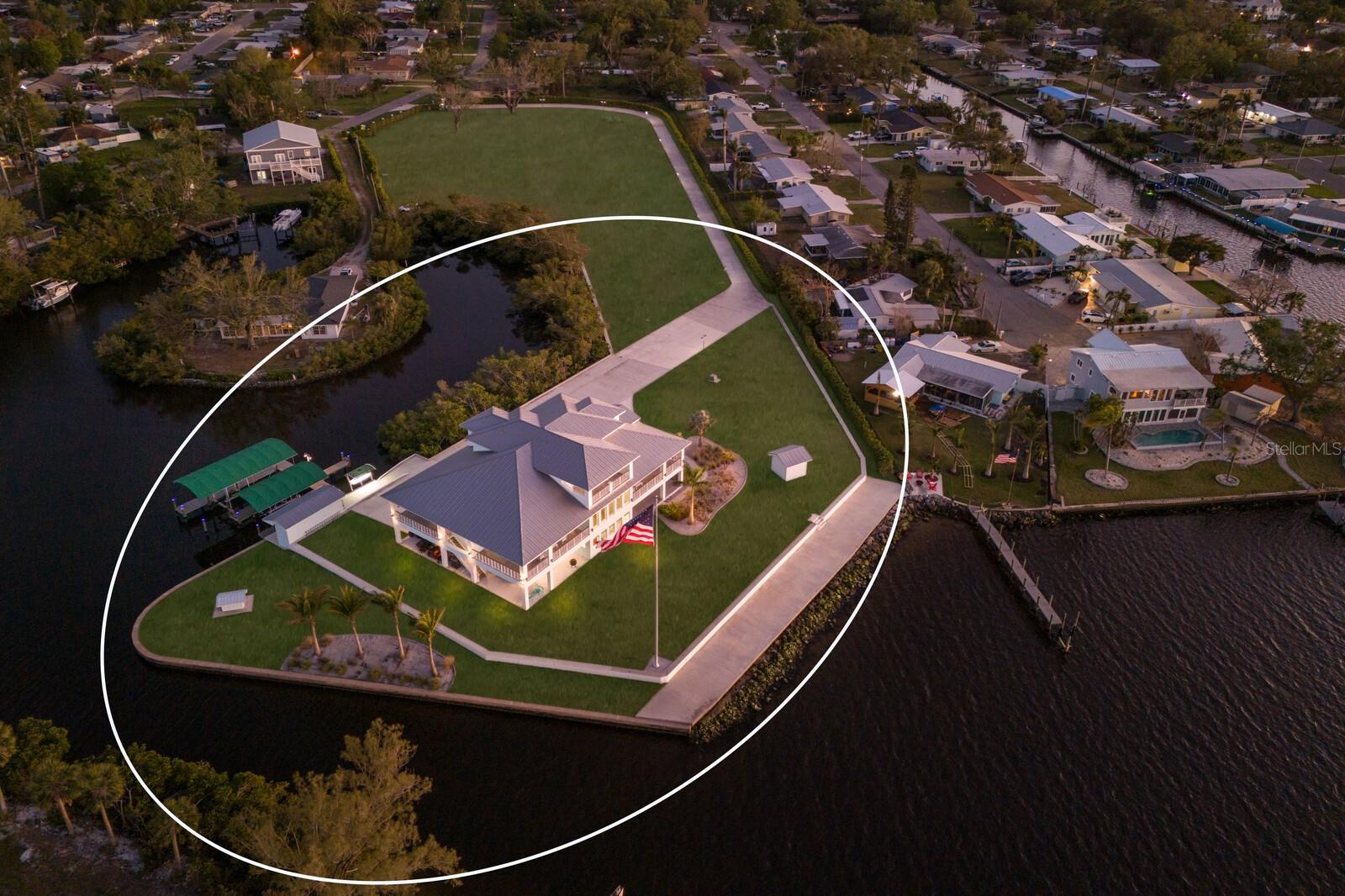 327 RIVERPOINT DR NE, BRADENTON, FL, 34208
