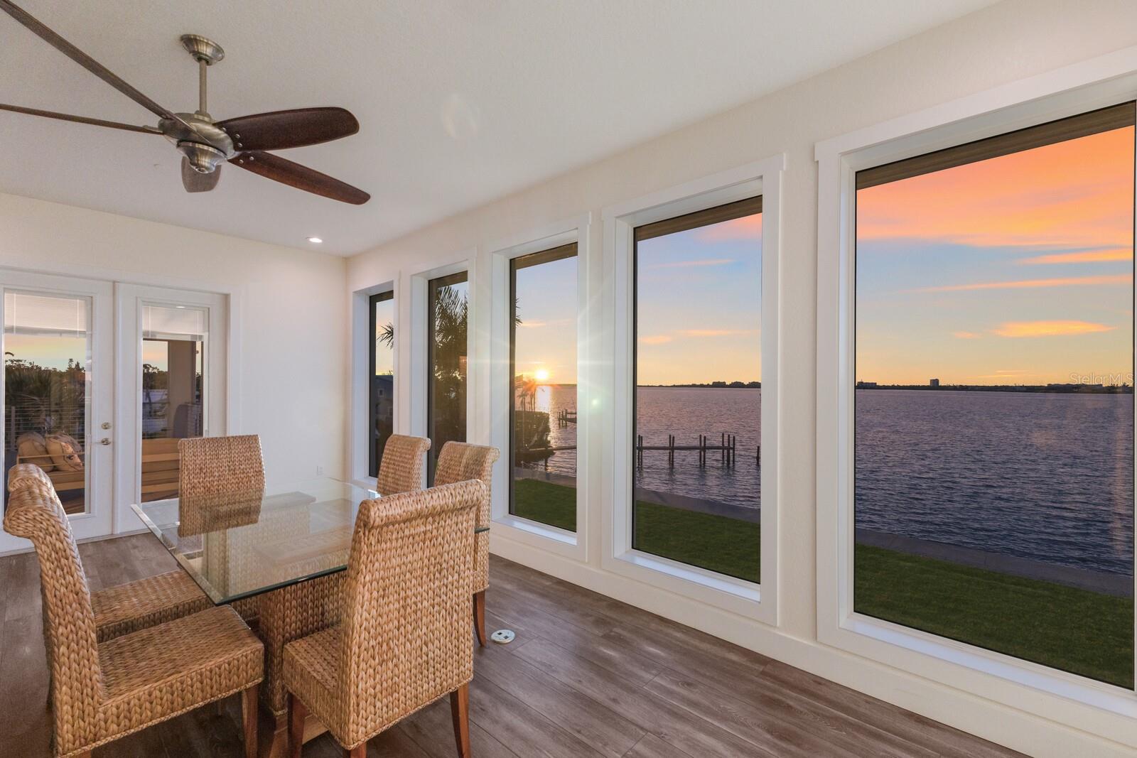 327 RIVERPOINT DR NE, BRADENTON, FL, 34208