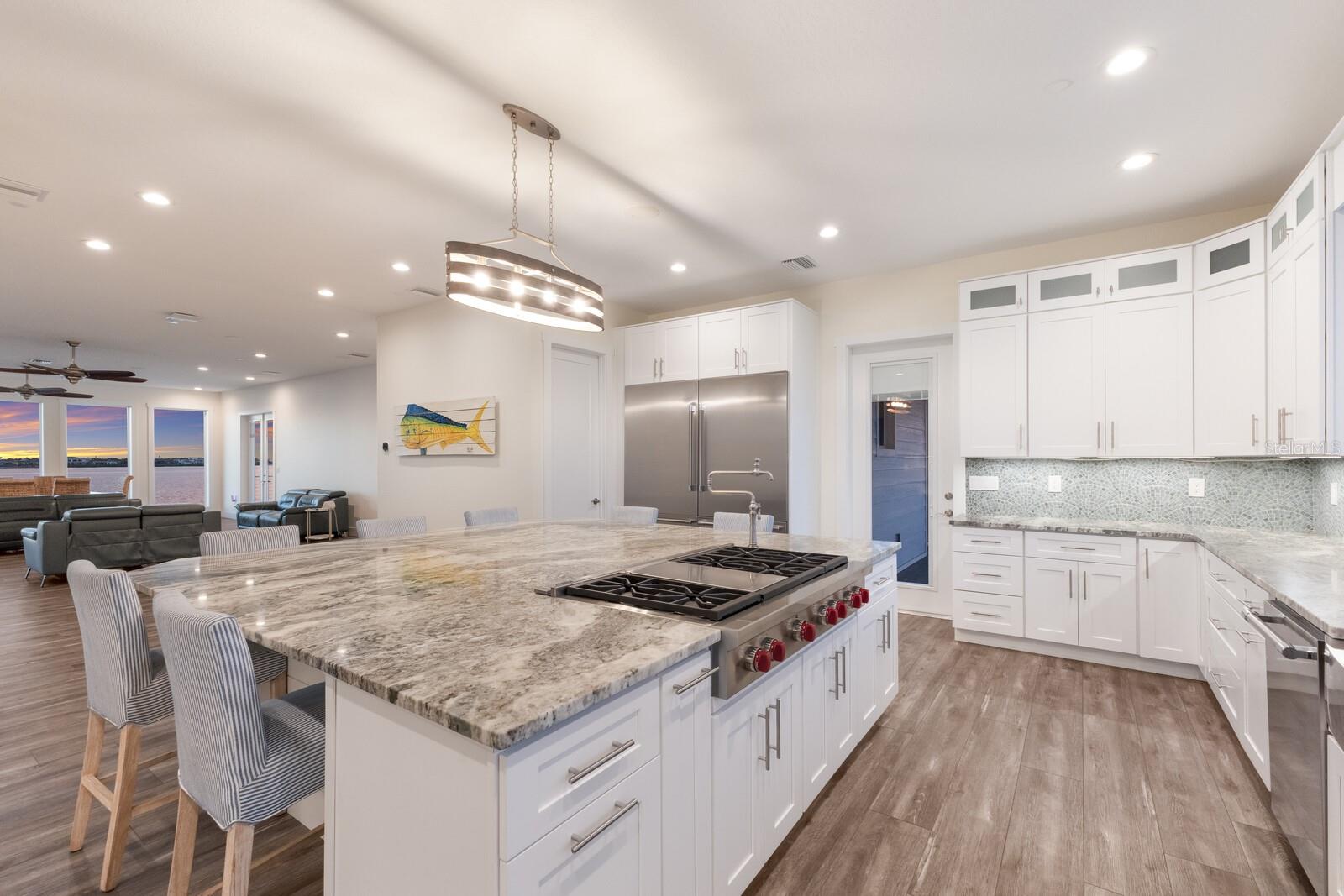 327 RIVERPOINT DR NE, BRADENTON, FL, 34208
