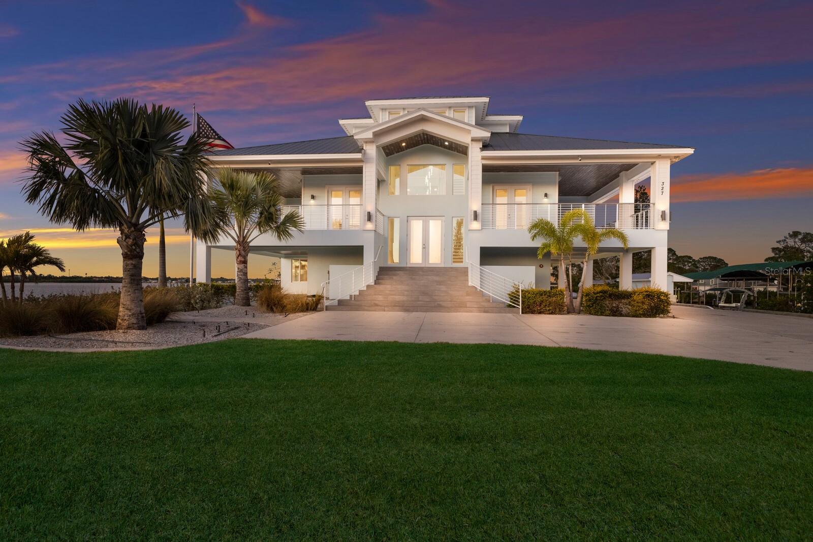 327 RIVERPOINT DR NE, BRADENTON, FL, 34208