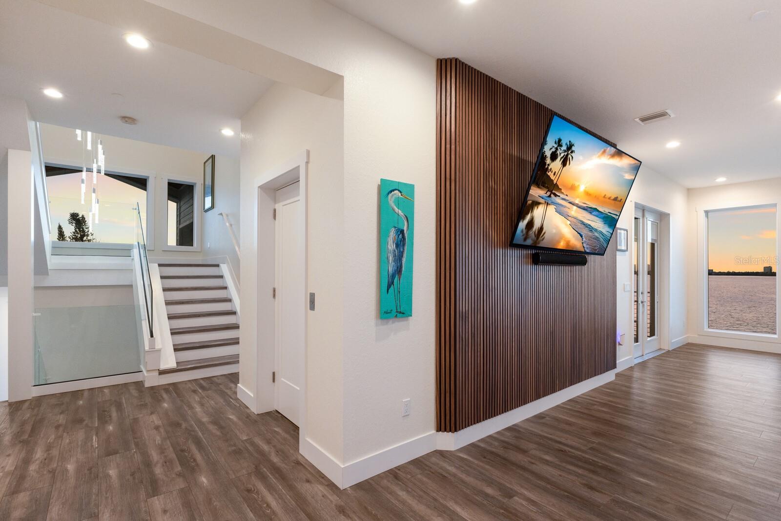 327 RIVERPOINT DR NE, BRADENTON, FL, 34208