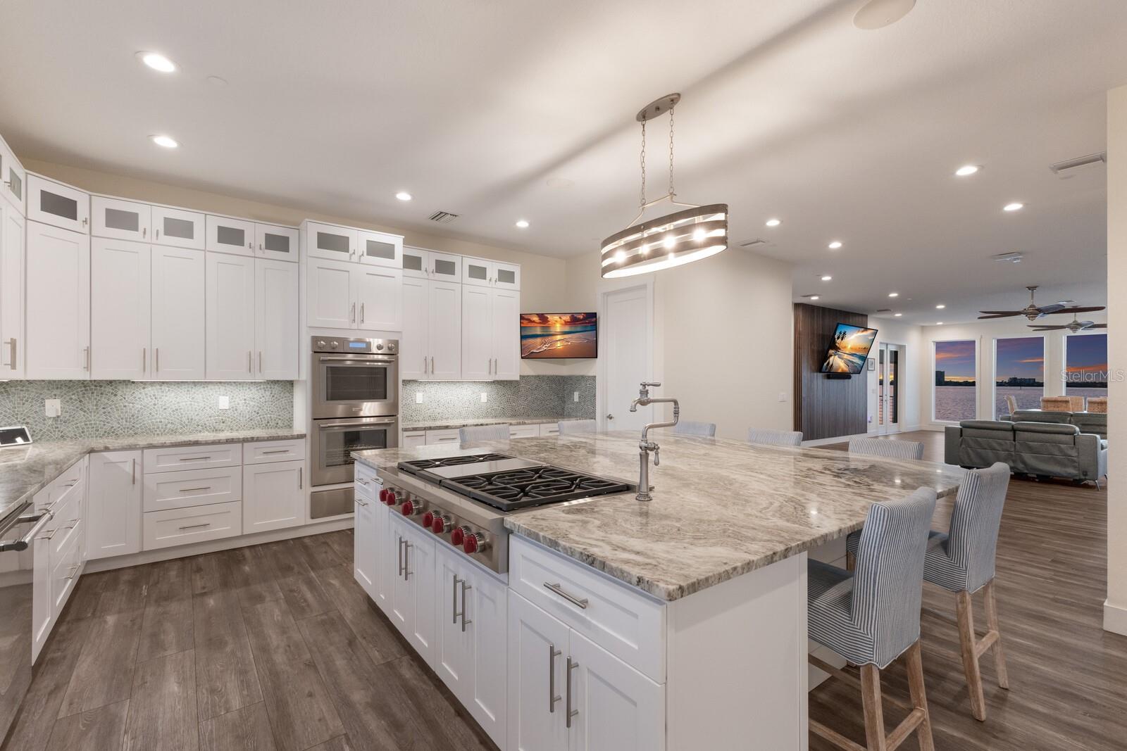 327 RIVERPOINT DR NE, BRADENTON, FL, 34208