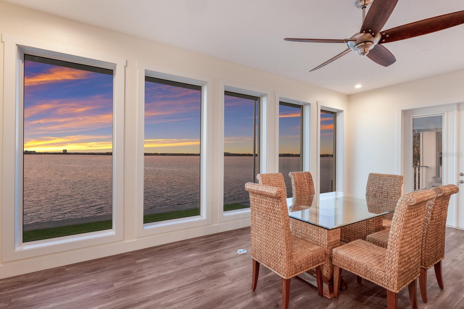 327 RIVERPOINT DR NE, BRADENTON, FL, 34208