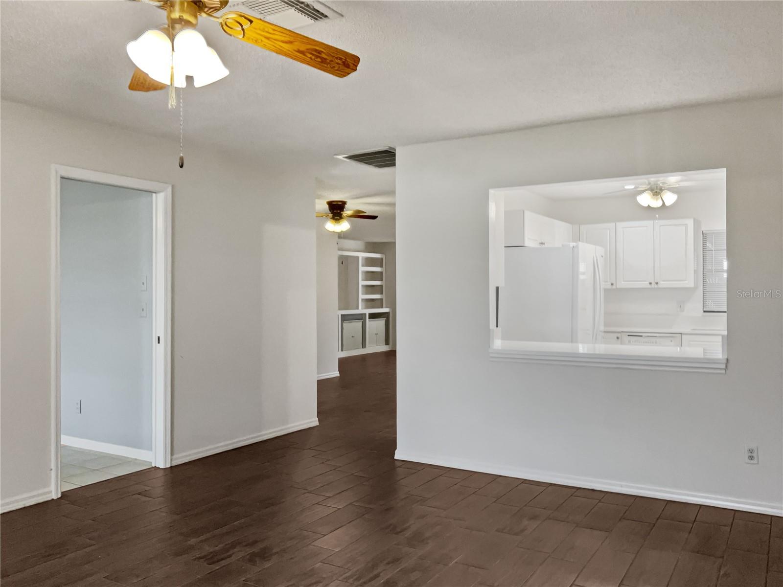 2106 MEADOWLARK LN, SUN CITY CENTER, FL, 33573