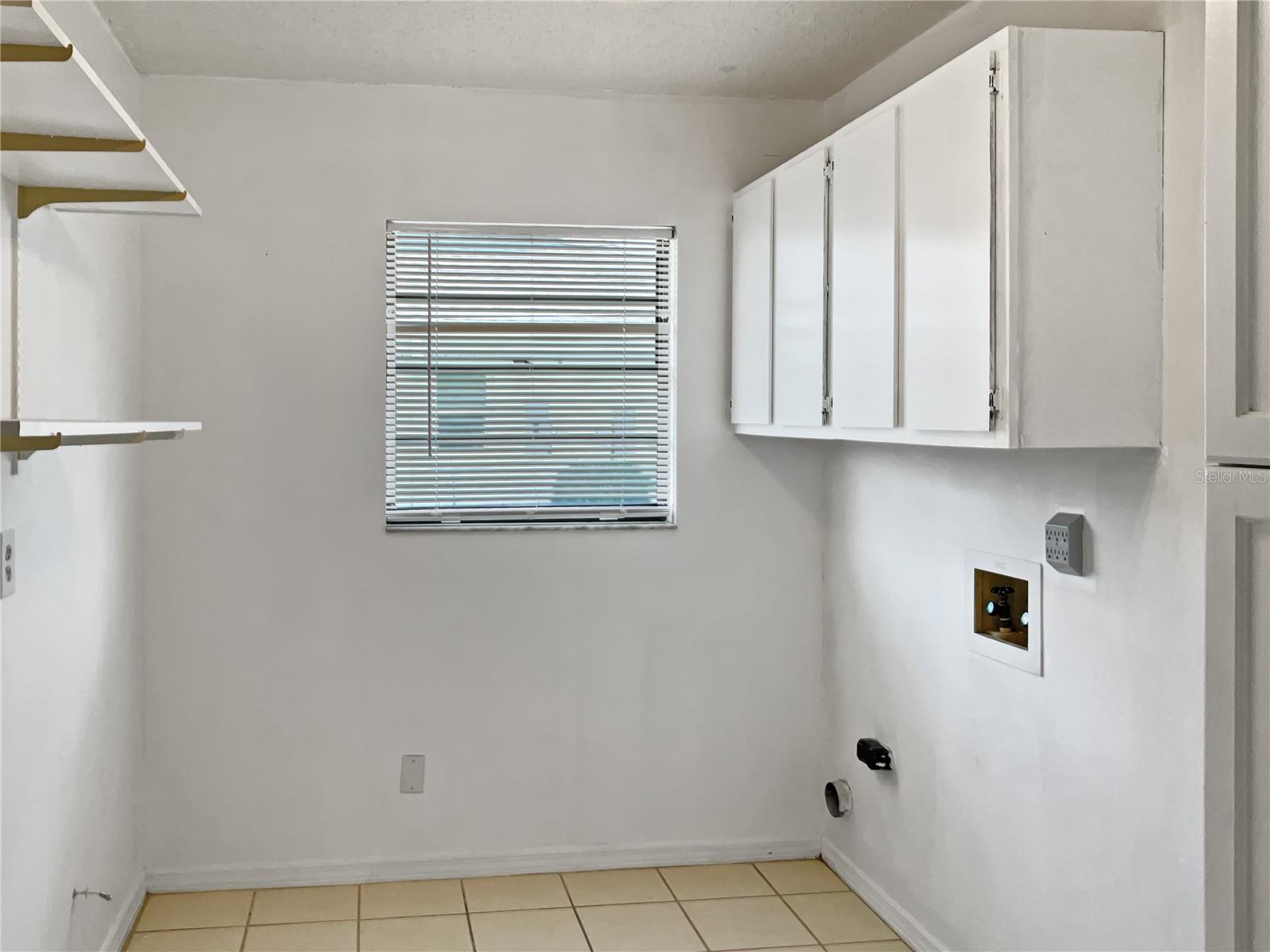 2106 MEADOWLARK LN, SUN CITY CENTER, FL, 33573