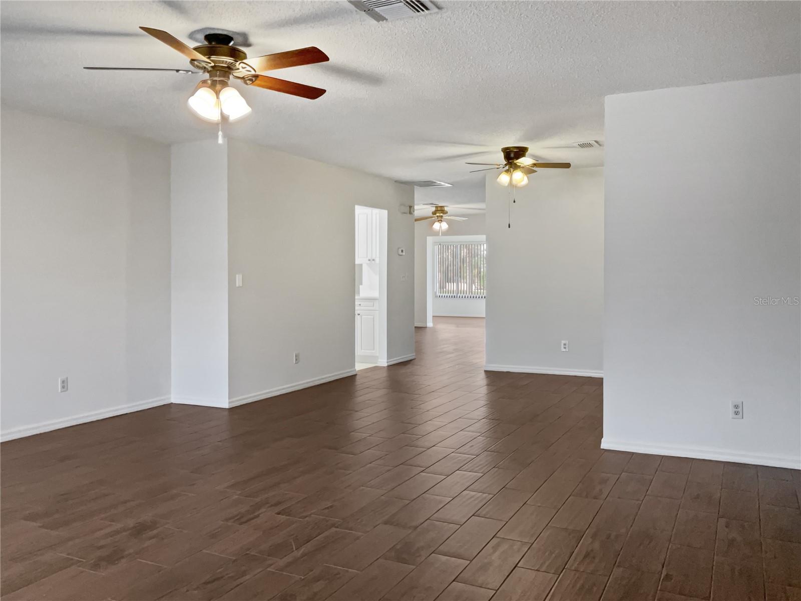 2106 MEADOWLARK LN, SUN CITY CENTER, FL, 33573