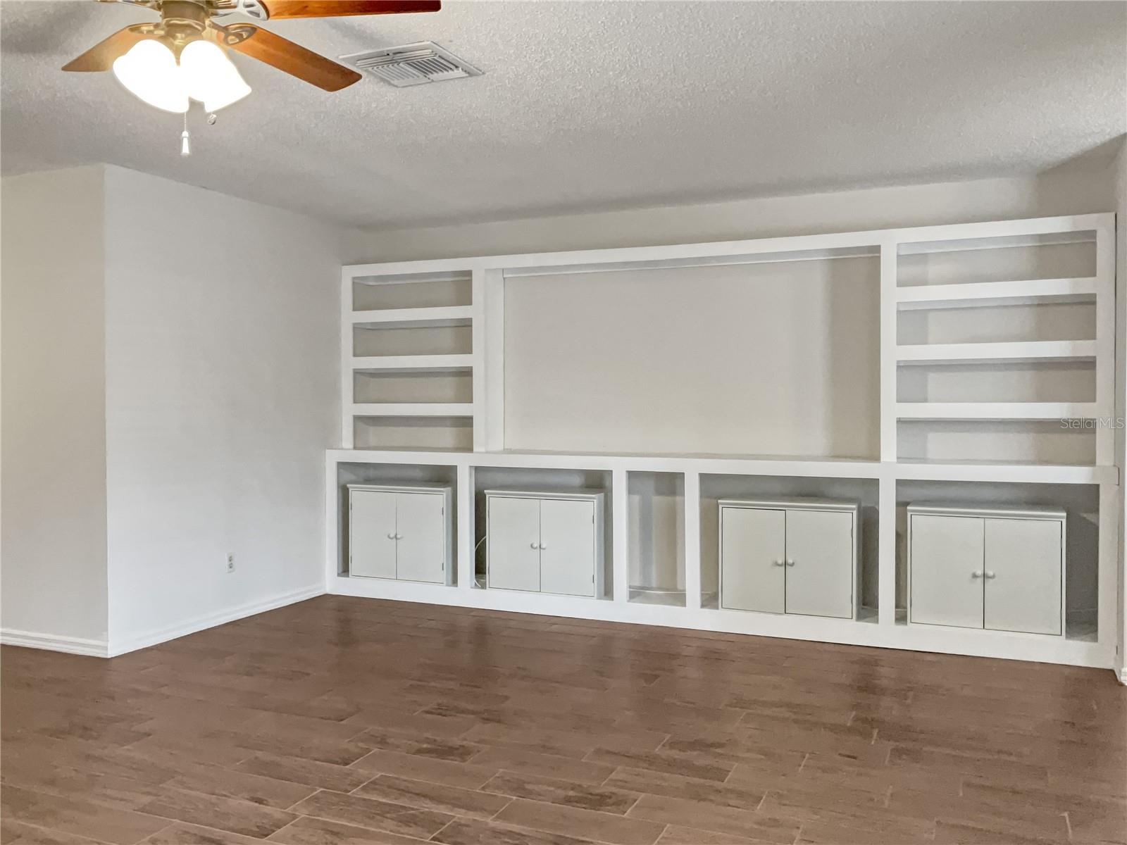 2106 MEADOWLARK LN, SUN CITY CENTER, FL, 33573