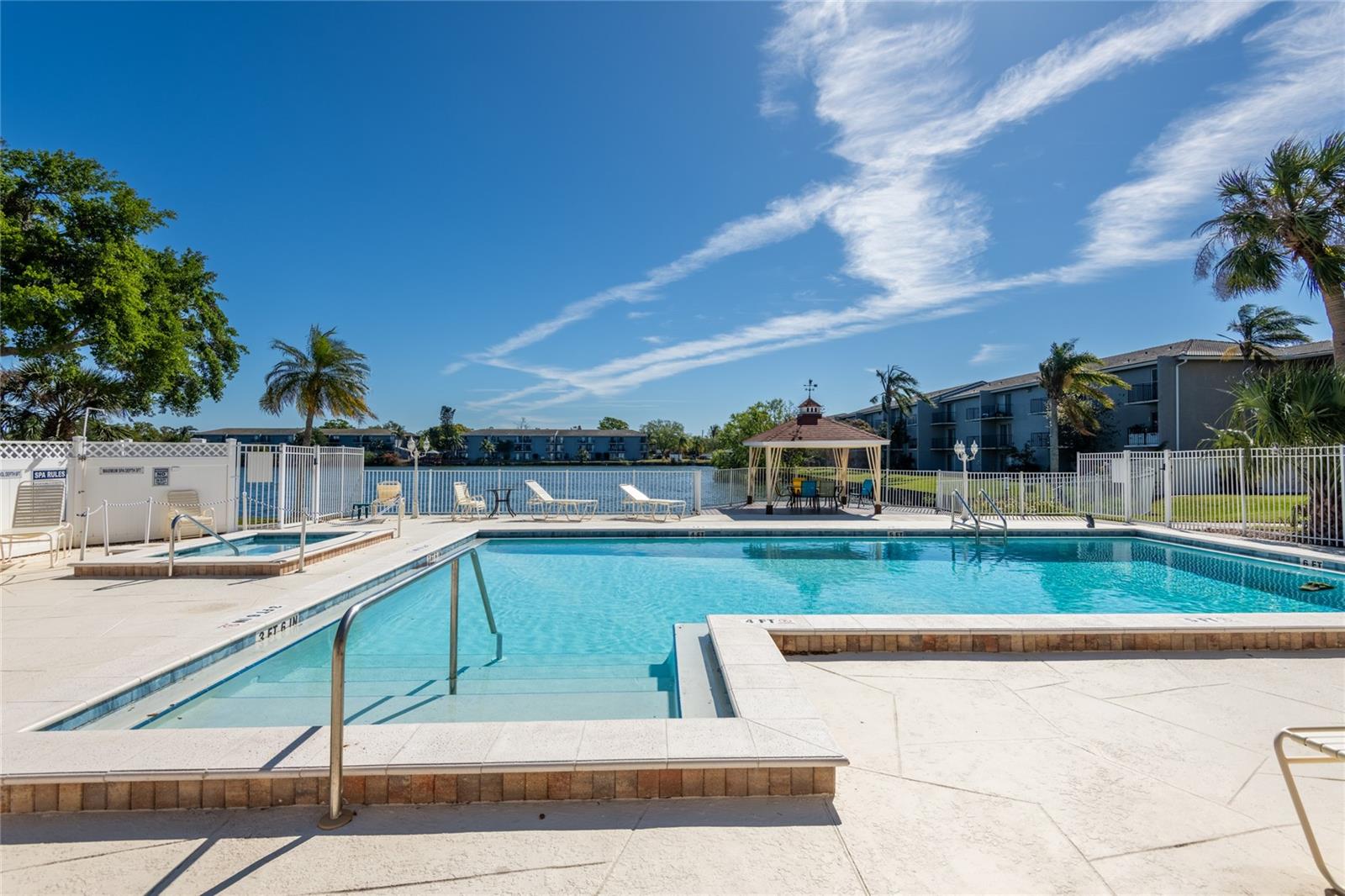 11485 OAKHURST RD #B401, LARGO, FL, 33774