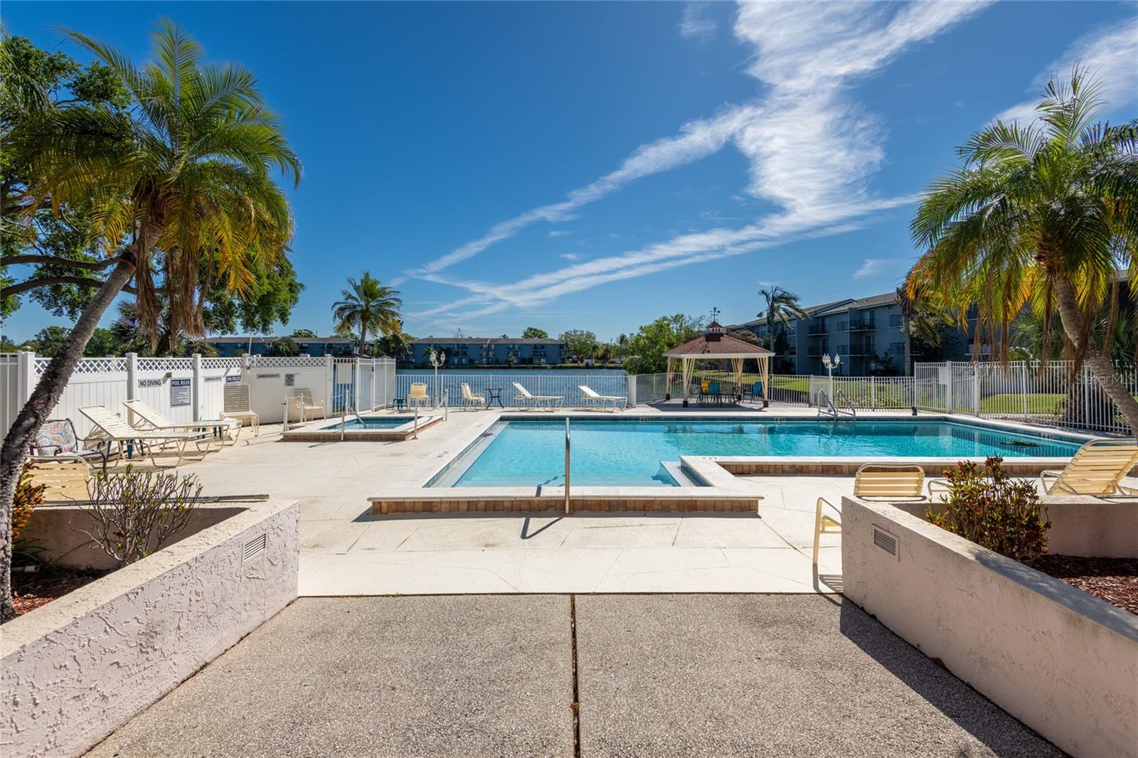 11485 OAKHURST RD #B401, LARGO, FL, 33774