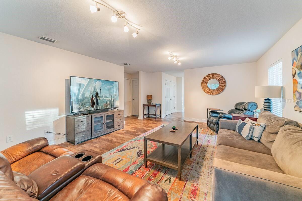 1313 E CAYUGA ST, TAMPA, FL, 33603