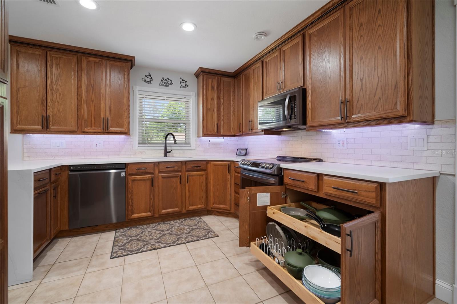 6351 S LANSDALE CIR, TAMPA, FL, 33616