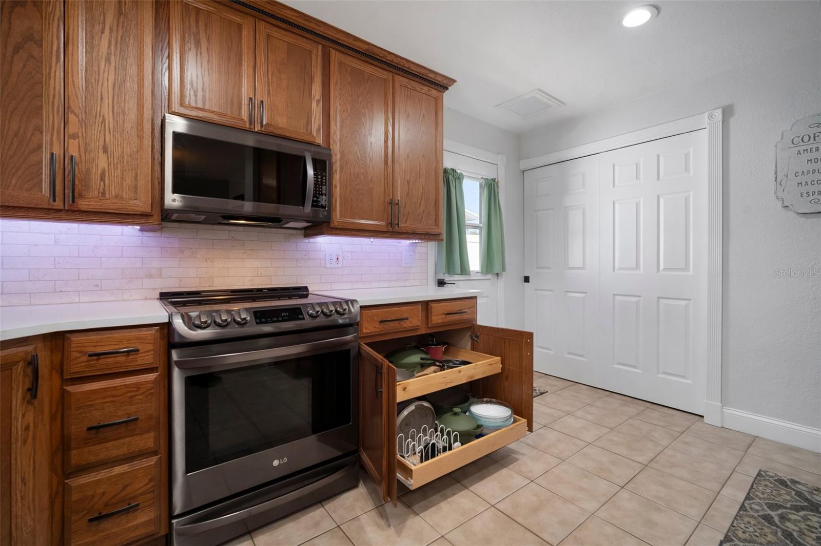 6351 S LANSDALE CIR, TAMPA, FL, 33616