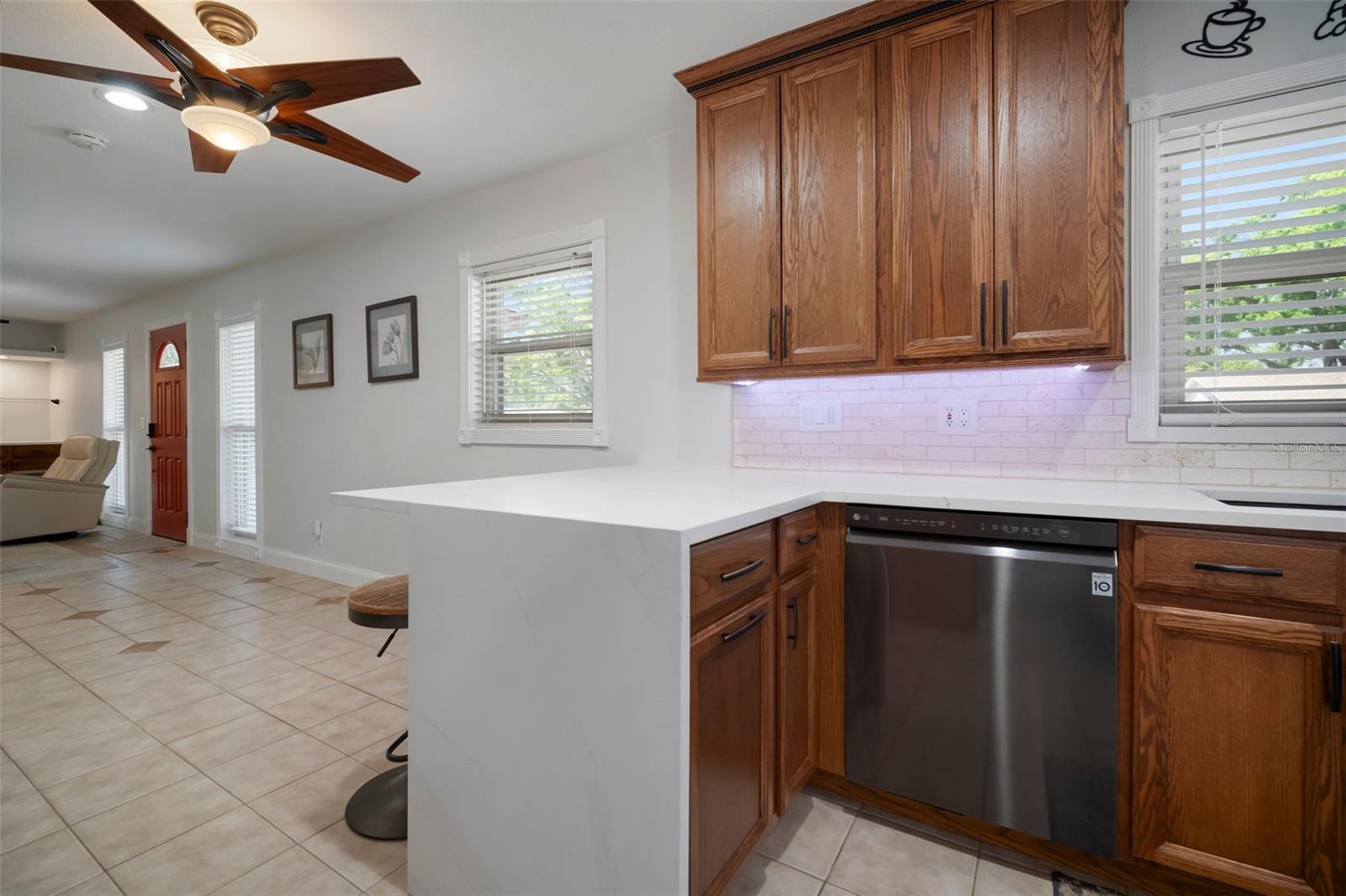 6351 S LANSDALE CIR, TAMPA, FL, 33616