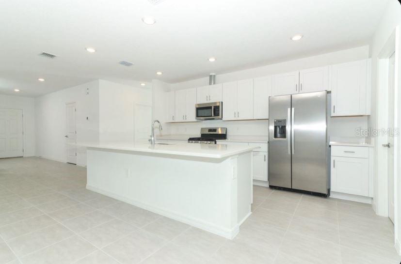 2411 SLIPPERY ROCK ST, AUBURNDALE, FL, 33823