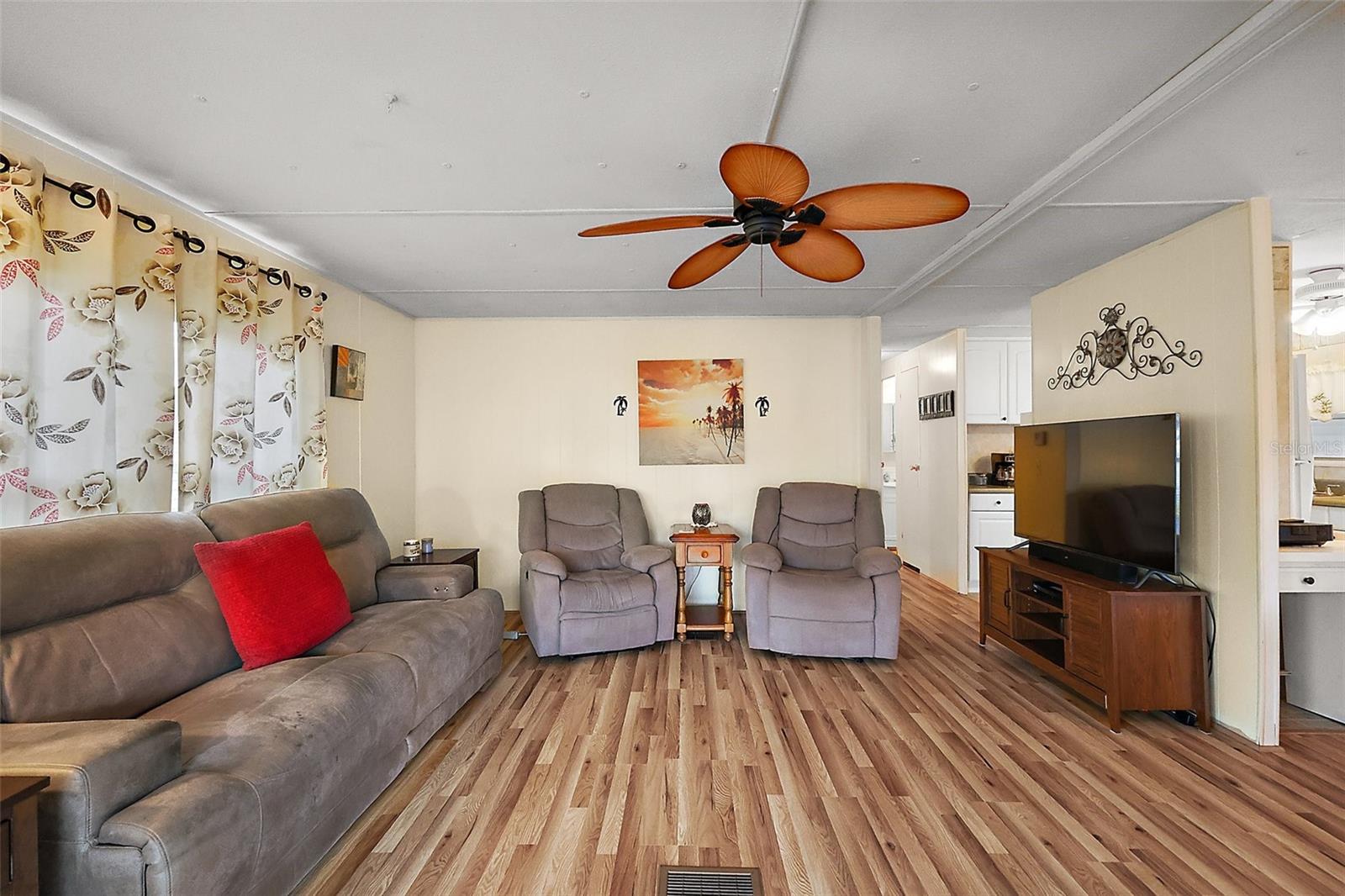 668 LORI DR, LEESBURG, FL, 34788