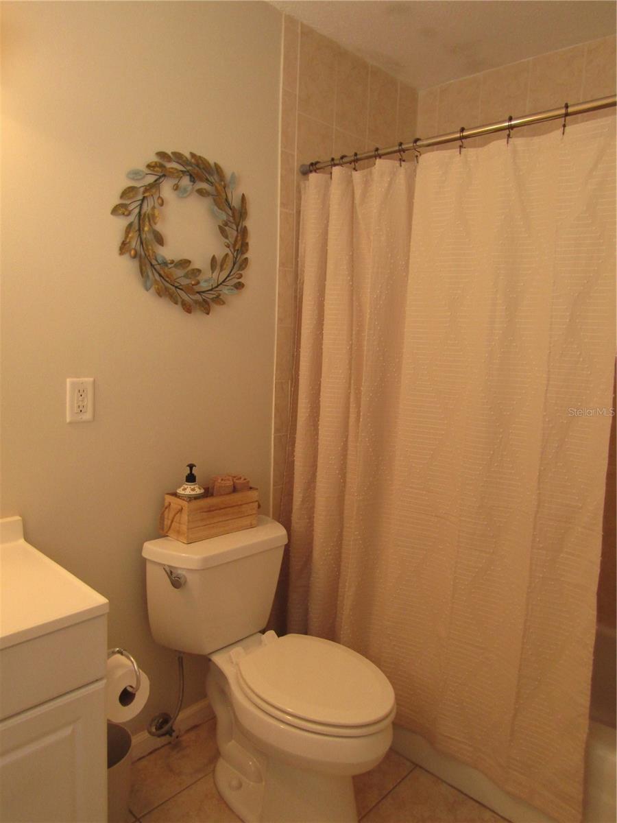 220 PARK BLVD N #202, VENICE, FL, 34285