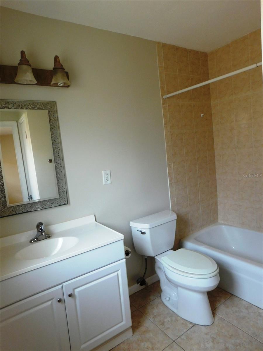 220 PARK BLVD N #202, VENICE, FL, 34285