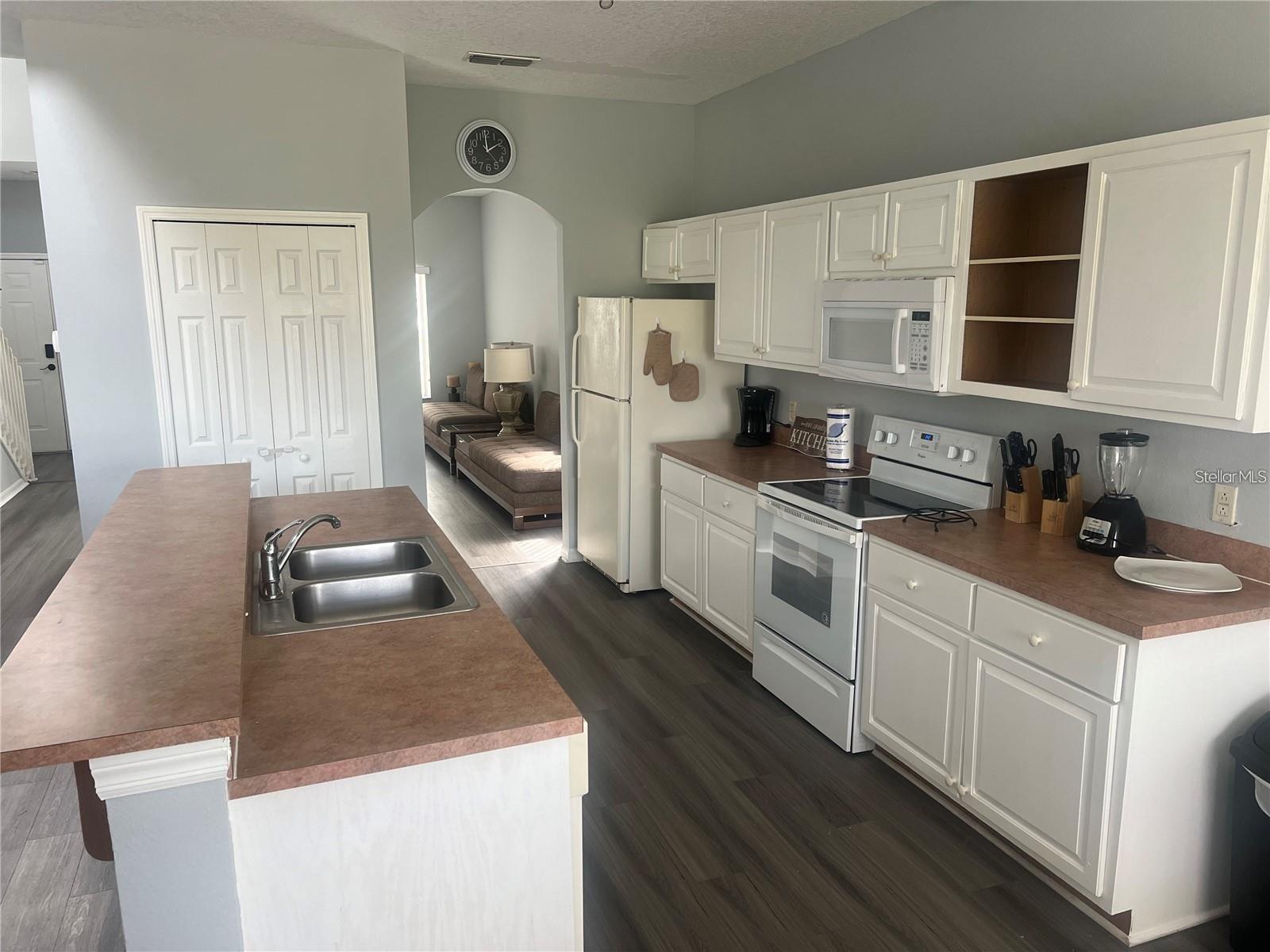 1202 CUMBRIAN LAKES CT, KISSIMMEE, FL, 34746