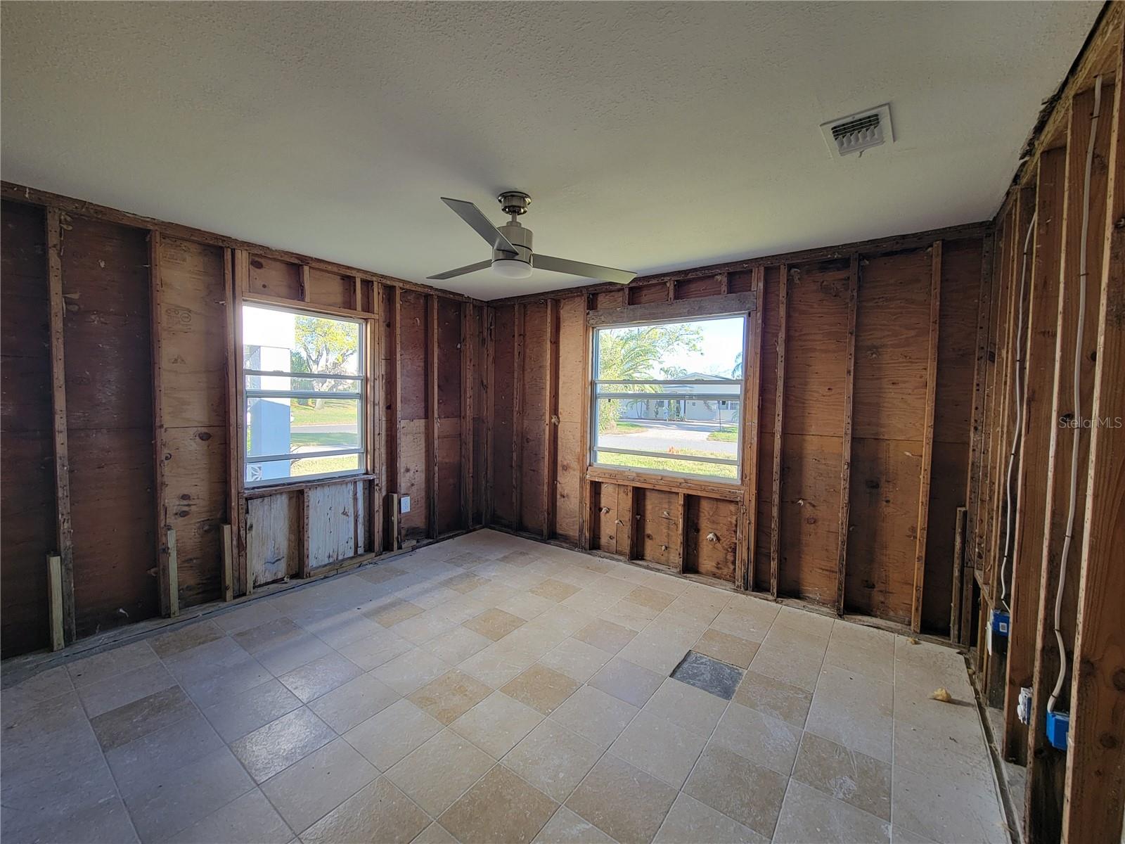 1883 MICHIGAN AVE NE, ST PETERSBURG, FL, 33703
