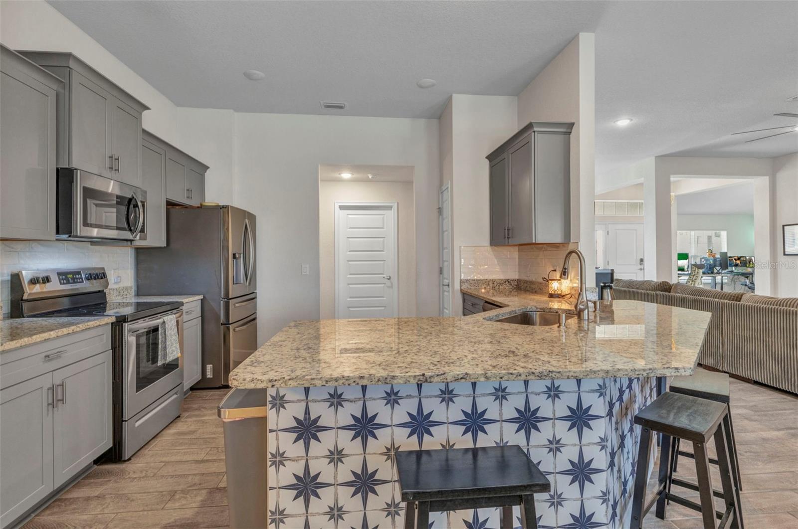 474 RIO DE JANEIRO AVE, PUNTA GORDA, FL, 33983