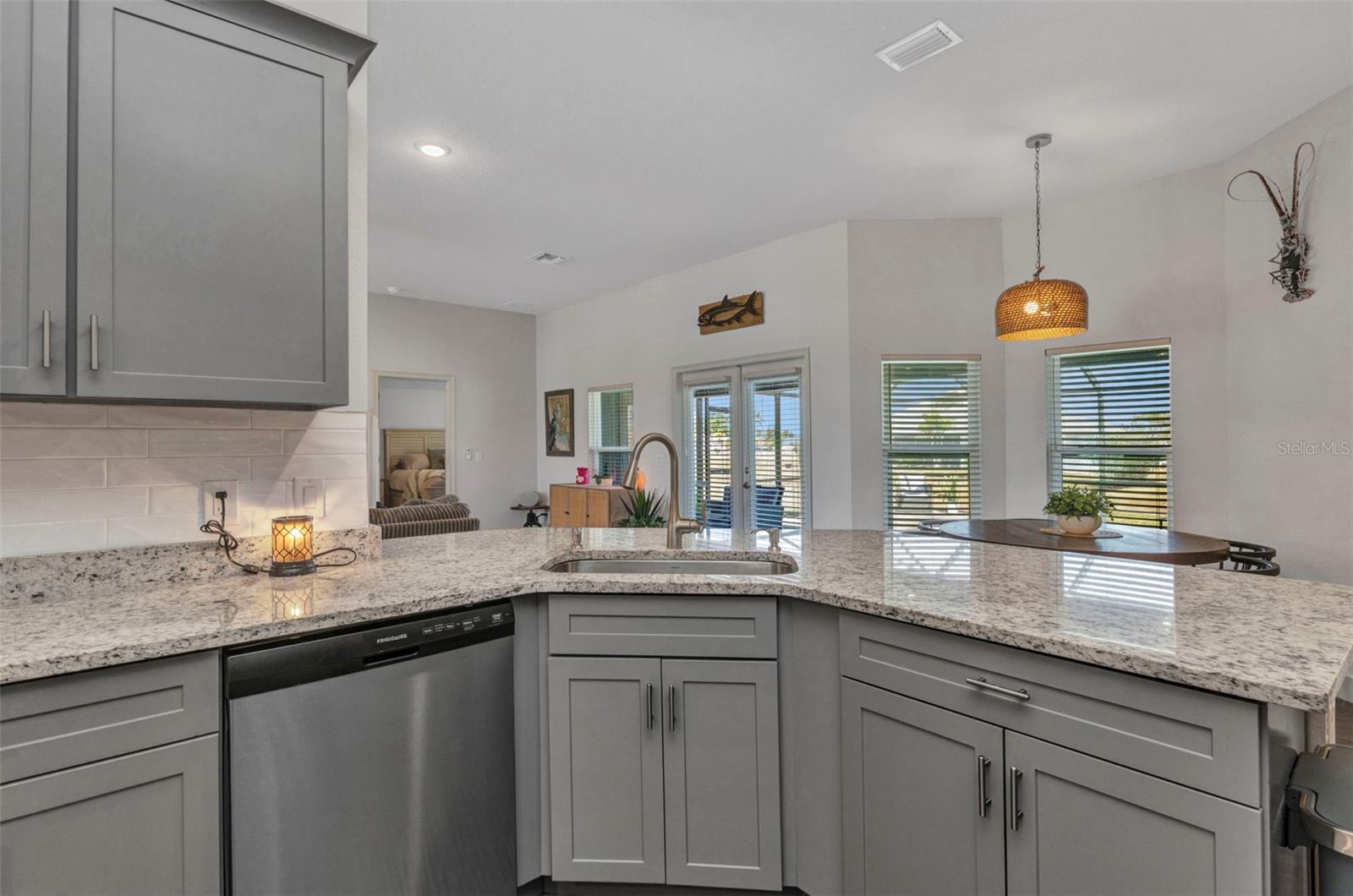 474 RIO DE JANEIRO AVE, PUNTA GORDA, FL, 33983