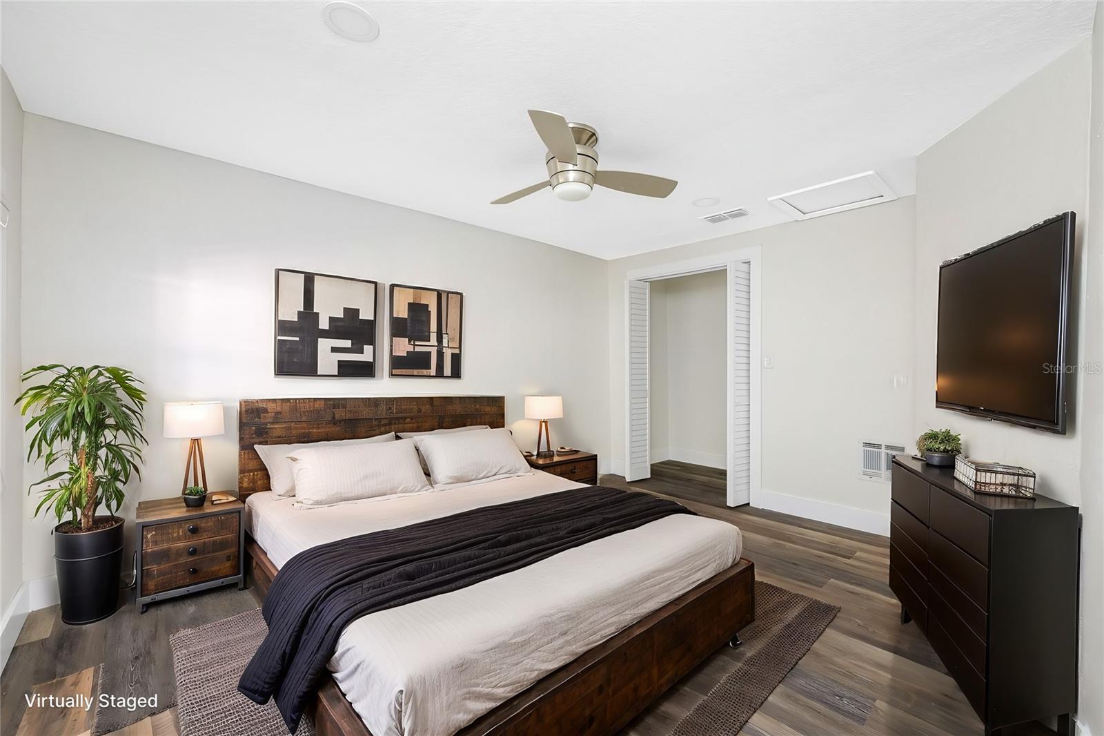 4901 W BARTLETT, TAMPA, FL, 33603